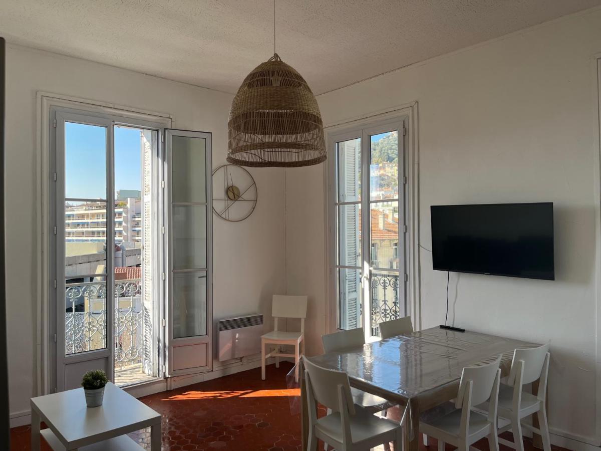 Appartement Hyeres - Centre Ville 3 Chambres 6 Personnes 4Eme Etage Escalier - Sebastien Claire Exterior photo
