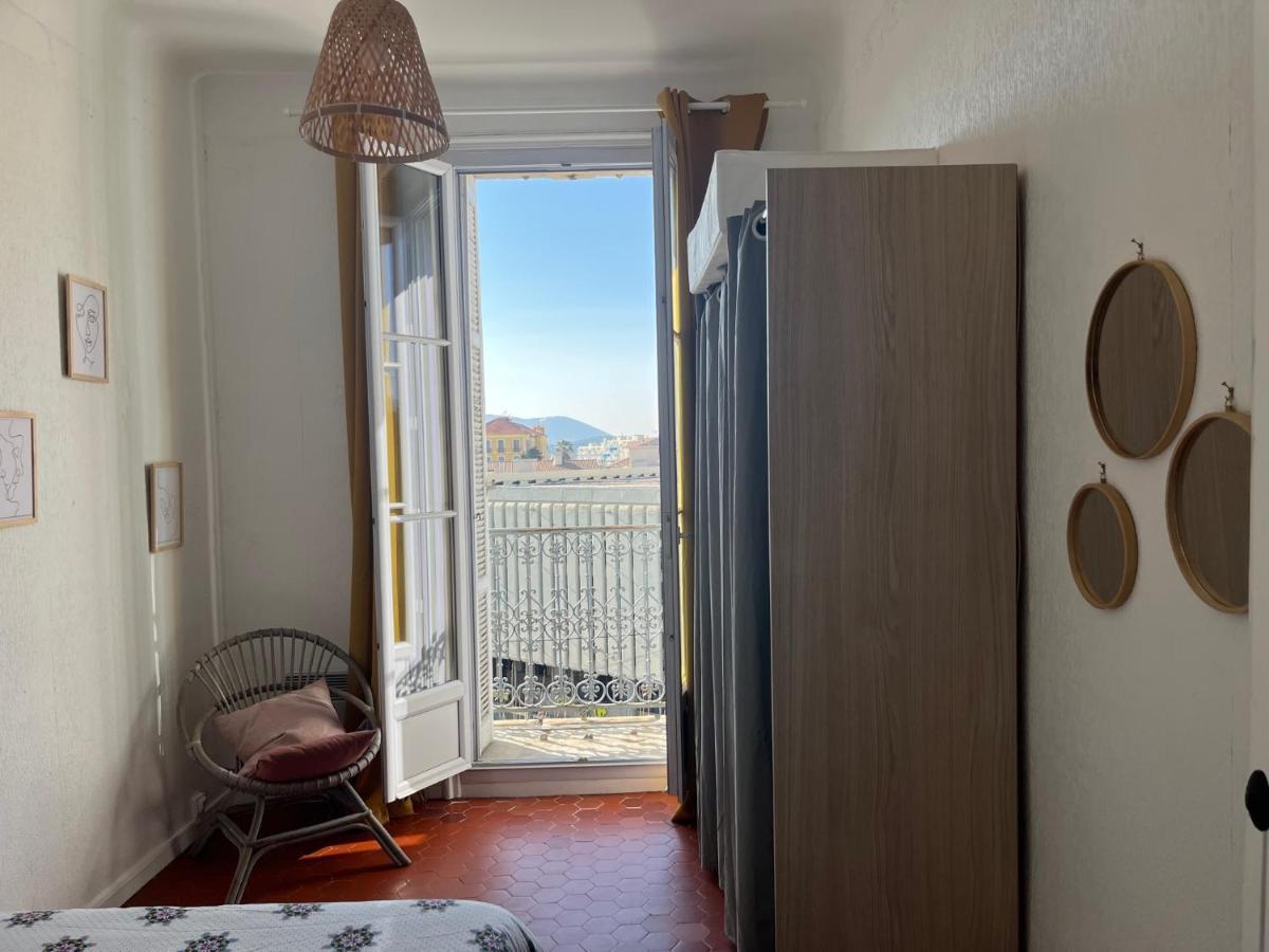 Appartement Hyeres - Centre Ville 3 Chambres 6 Personnes 4Eme Etage Escalier - Sebastien Claire Exterior photo