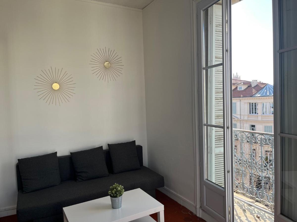 Appartement Hyeres - Centre Ville 3 Chambres 6 Personnes 4Eme Etage Escalier - Sebastien Claire Exterior photo