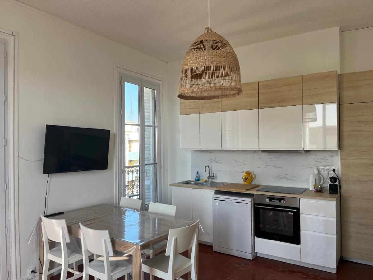 Appartement Hyeres - Centre Ville 3 Chambres 6 Personnes 4Eme Etage Escalier - Sebastien Claire Exterior photo